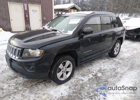 2017 Jeep Compass Sport 4X4 z USA, uszkodzony, nr VIN 1C4NJDBB8HD142769